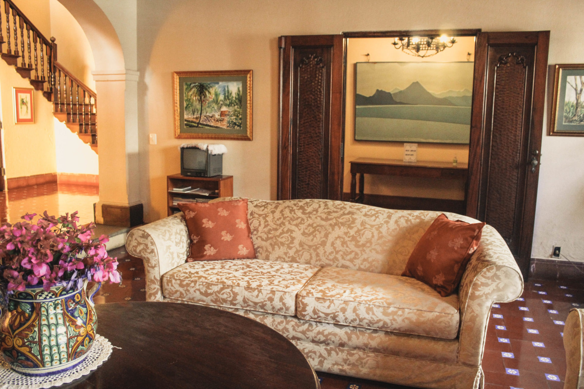 Casa Carmel colonial living room